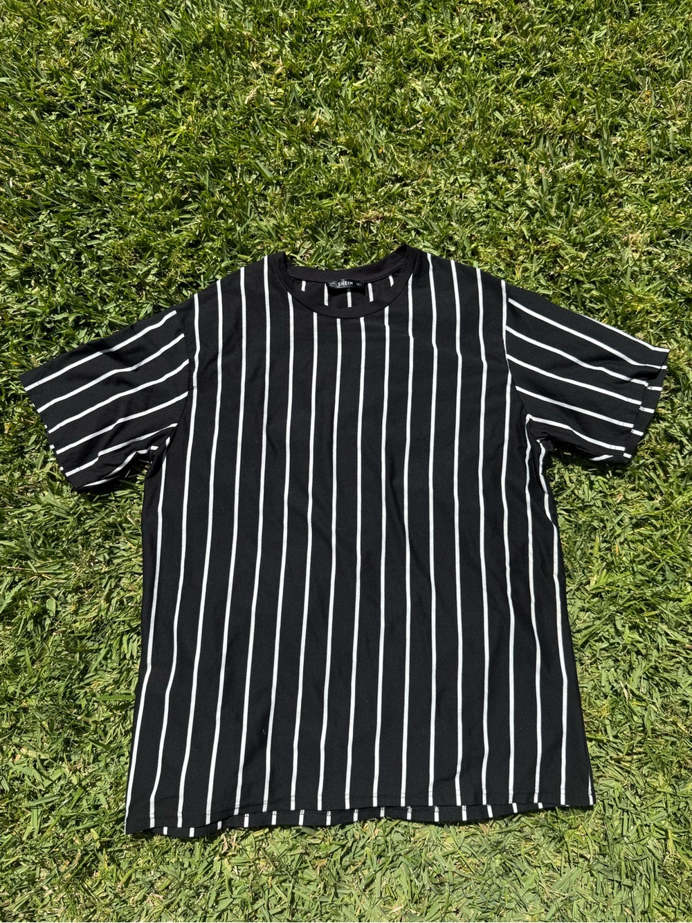 SHEIN Men's Black T-Shirt Striped (White Stripes) Short Sleeve Size Large